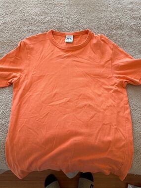 Zara Men’s Short Sleeve Crewneck T-Shirt in Orange